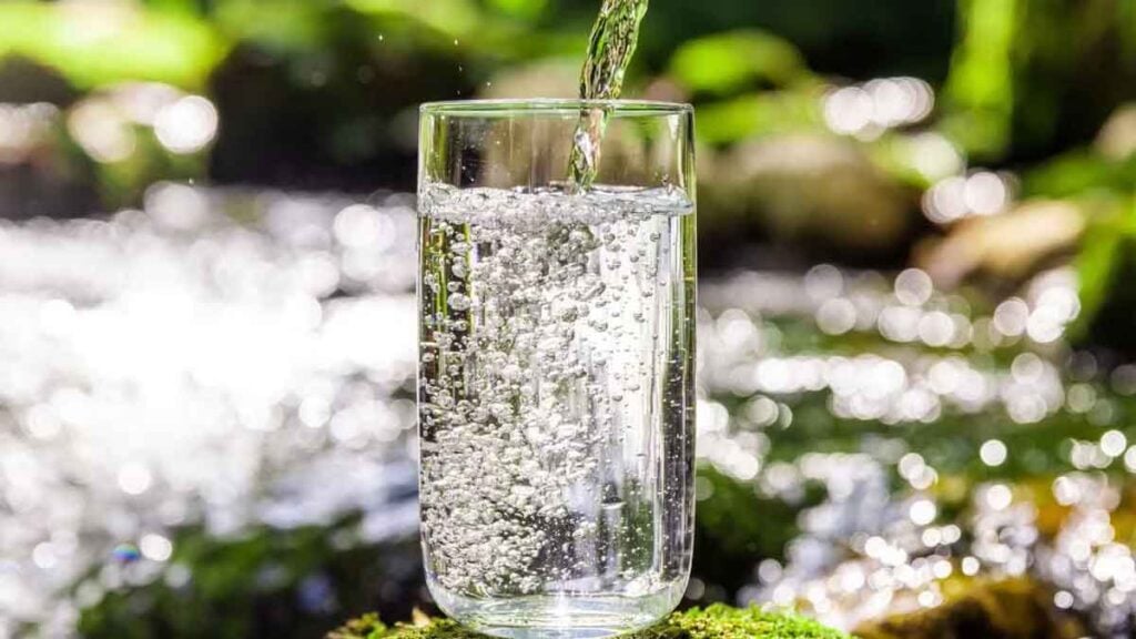 Eine Woche lang nichts essen Was Wasserfasten mit dem Körper anstellt