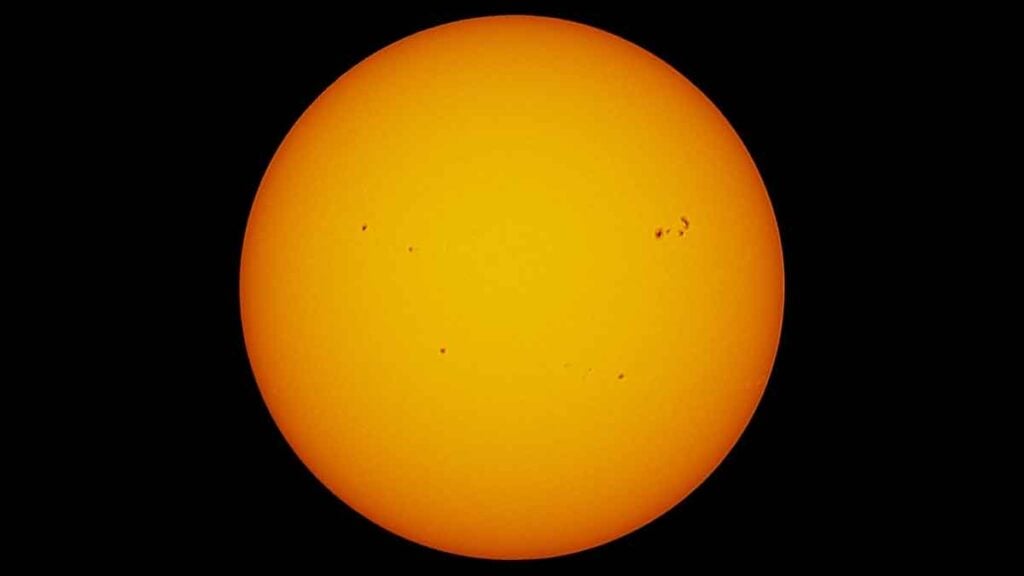 Mehr als sechs Minuten Dunkelheit Diese mit Spannung erwartete Sonnenfinsternis steht unmittelbar bevor und fasziniert Astronomen weltweit