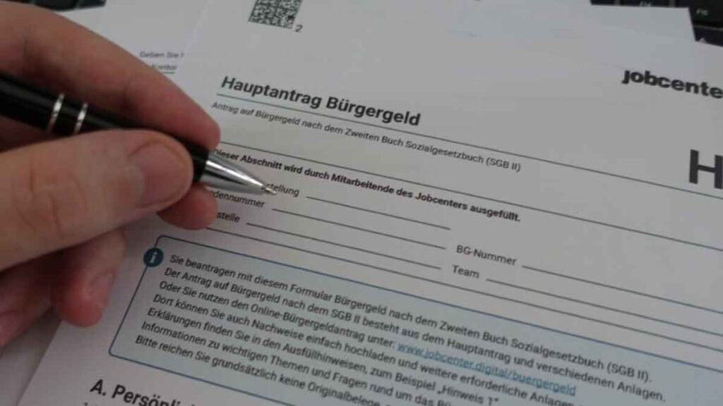 Neue Regelung ab Juli Wer Grundsicherung will, muss seine ETFs loswerden